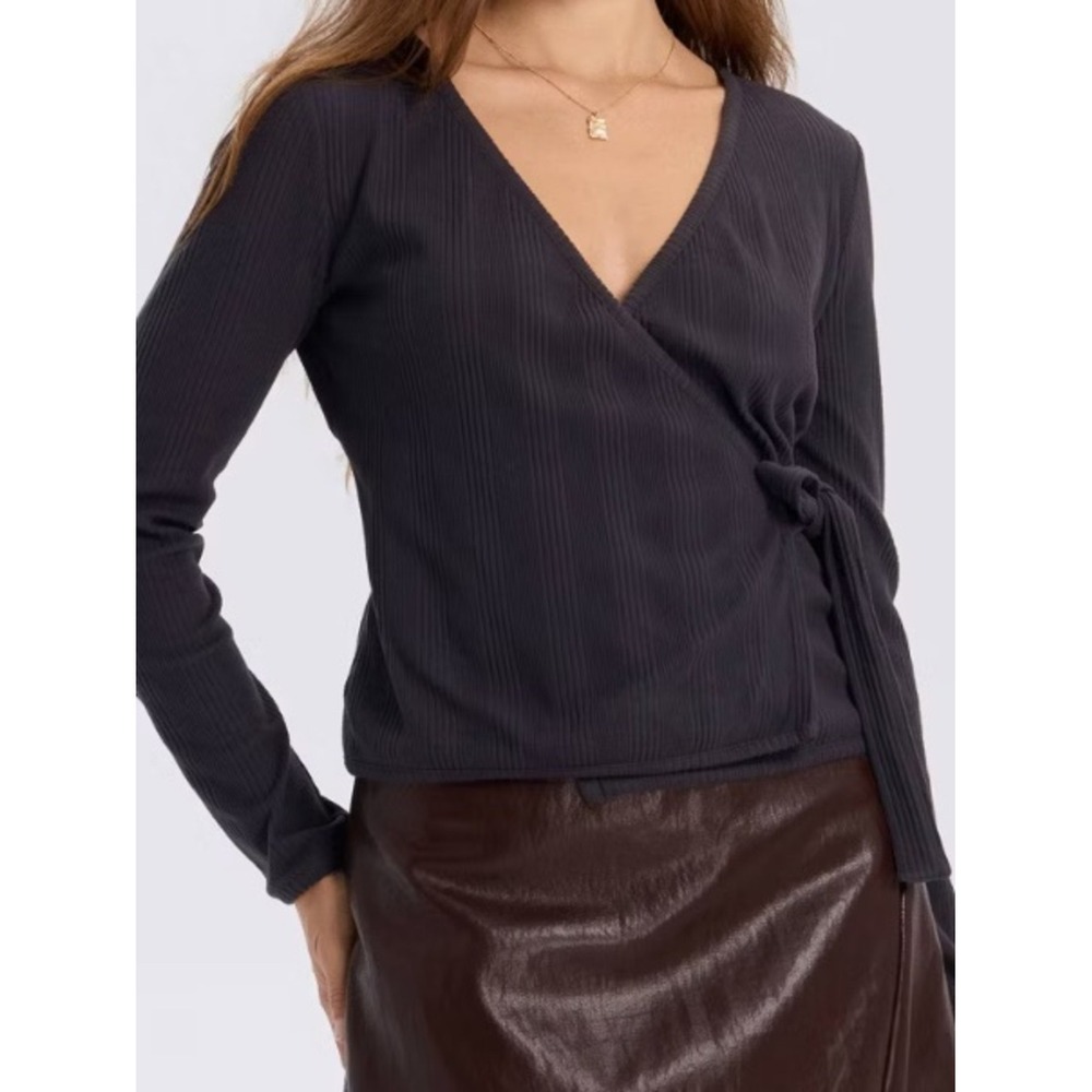 a new day V Neck Wrap Front Tie Top Womens Large Black Stretchy Ribbed New - Picture 2 of 8